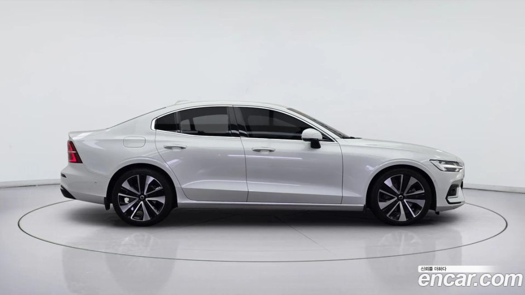 Volvo S60 B5 Ultimate Bright, 2024