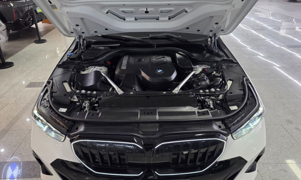 BMW 5-Series 520i Special Edition, 2025