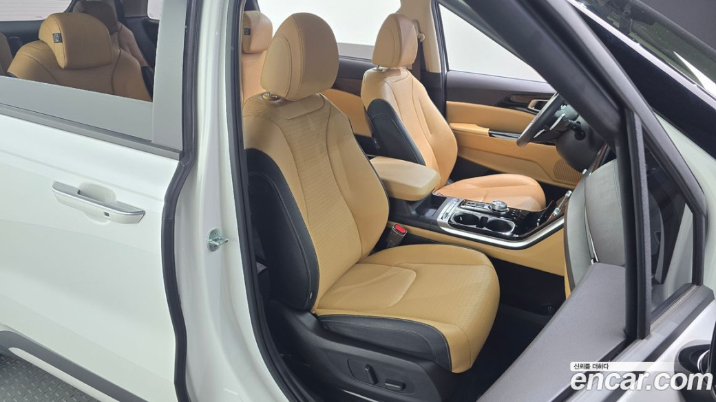 Kia Carnival 9-Seater Noblesse, 2023