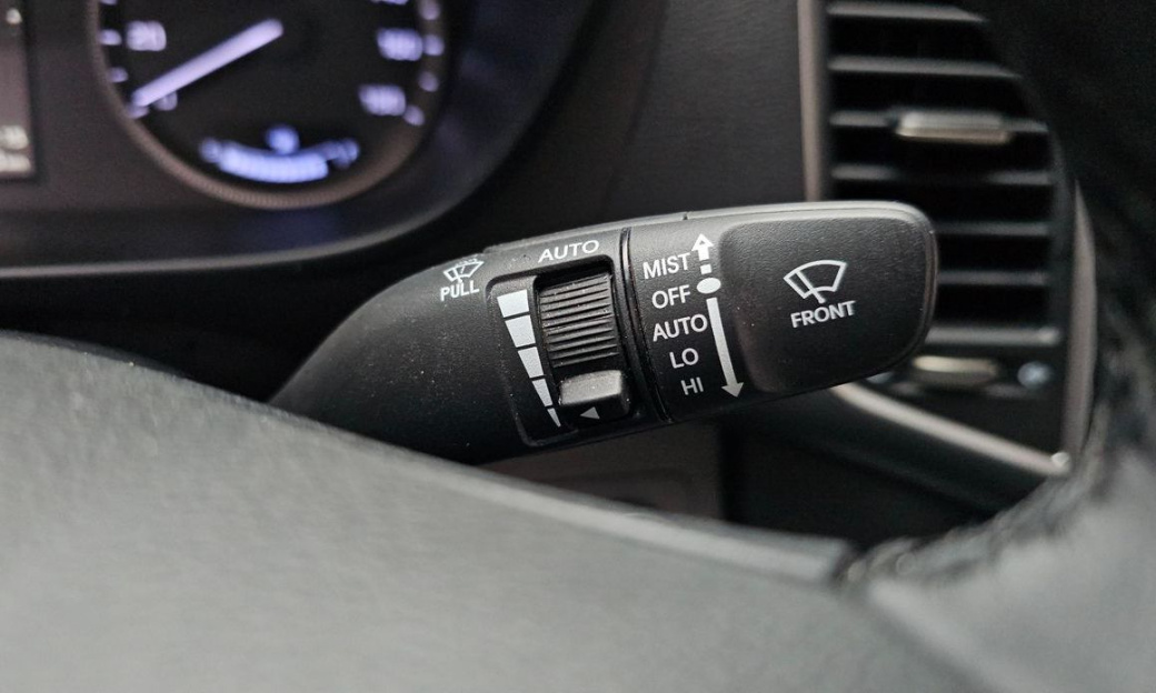 Hyundai Solati 16-seater, 2024