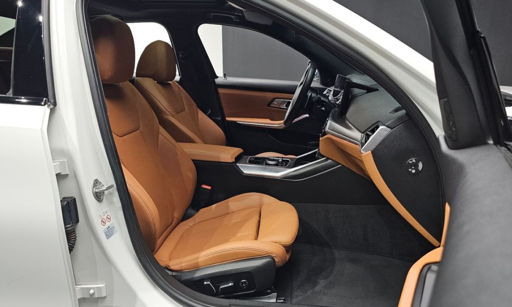 BMW 3-Series 320i M Sport, 2024