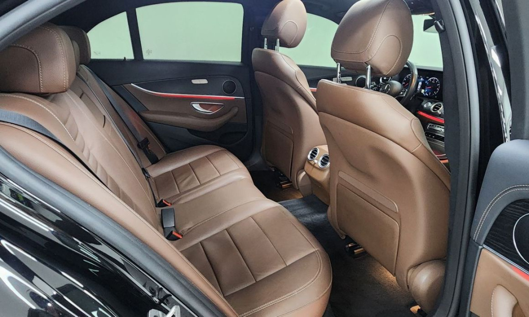 Mercedes-Benz E-Class E250 AMG Line, 2023