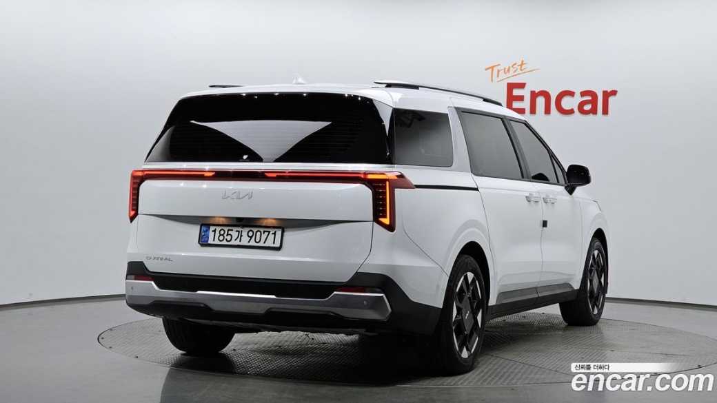 Kia Carnival 9-Seater Prestige, 2024