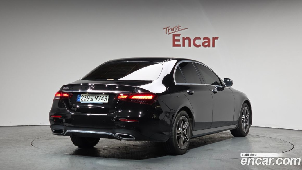 Mercedes-Benz E-Class E250 AMG Line, 2023