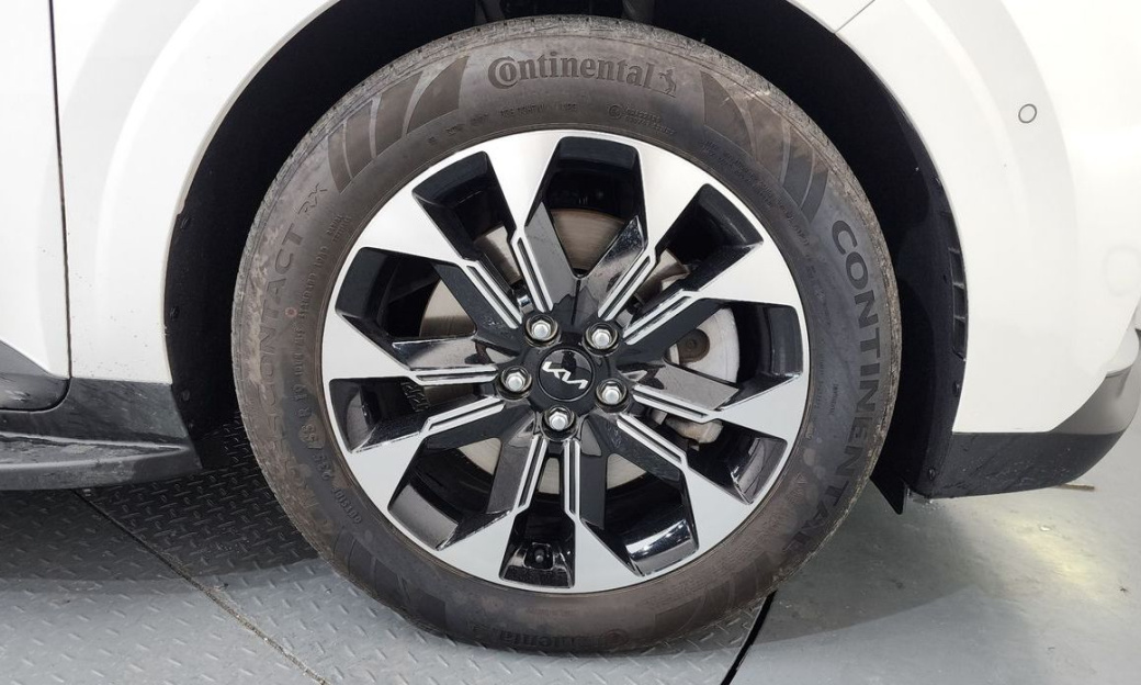 Kia Carnival 9-Seater Signature, 2023