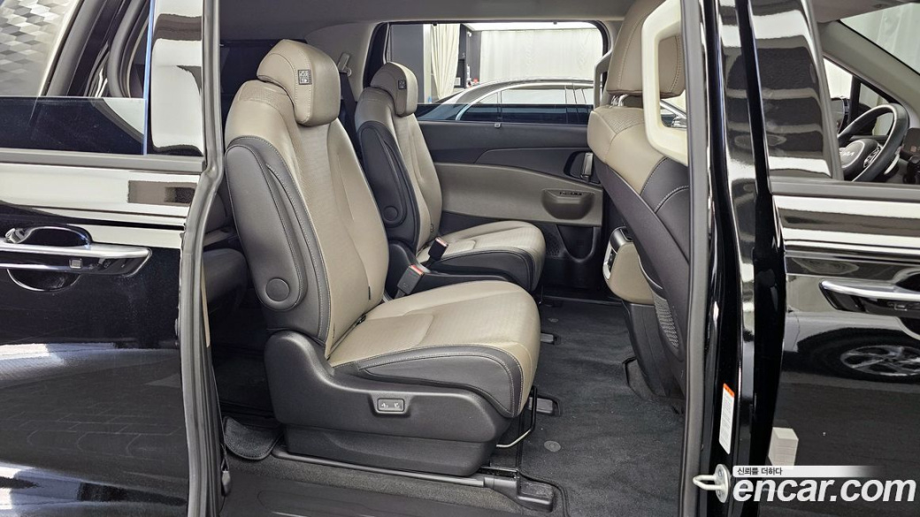 Kia Carnival 9-Seater Noblesse, 2024