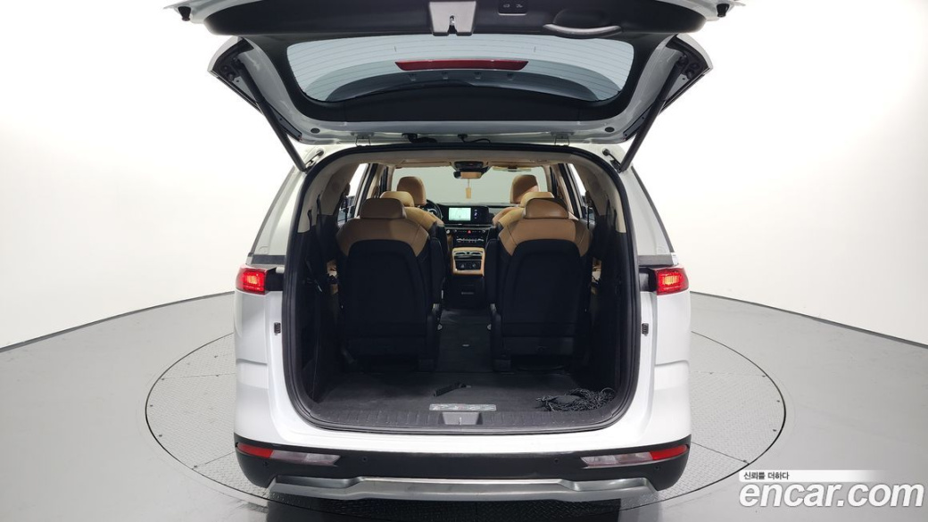 Kia Carnival 9-Seater Signature, 2023