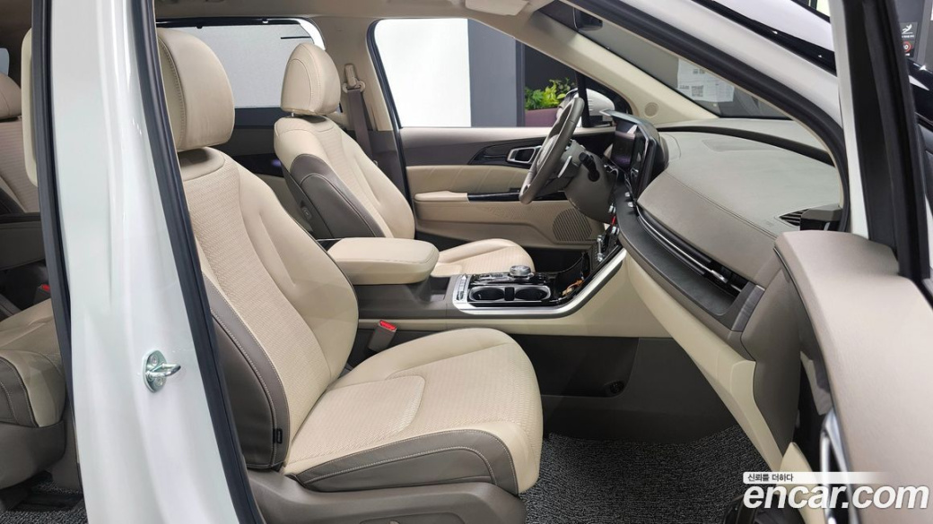 Kia Carnival 7-Seater Signature, 2023