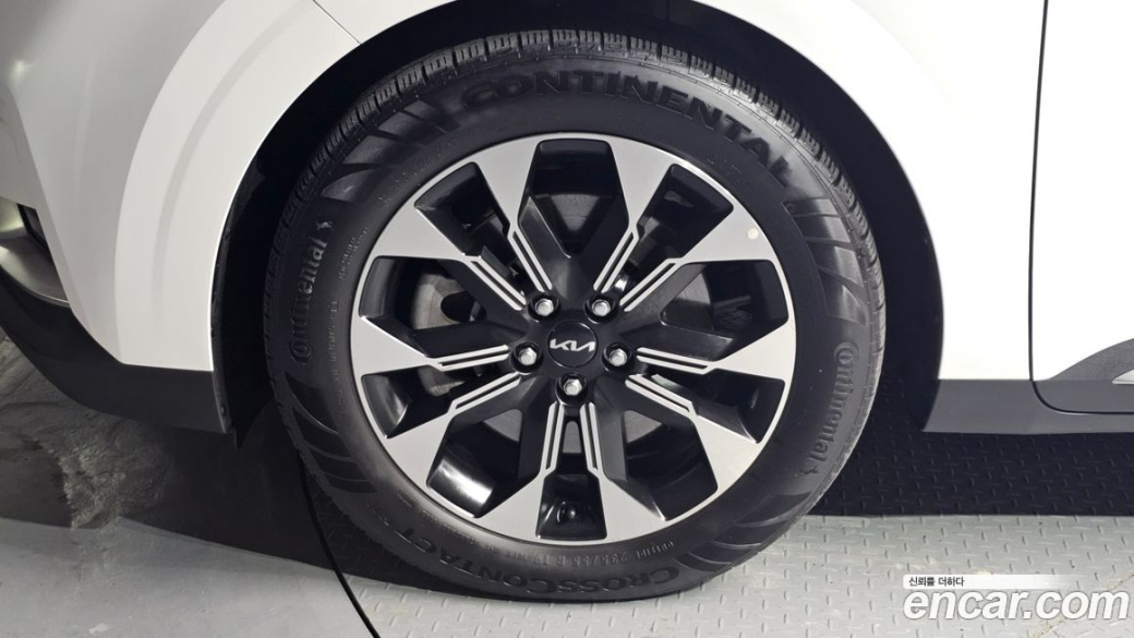 Kia Carnival 9-Seater Signature, 2023