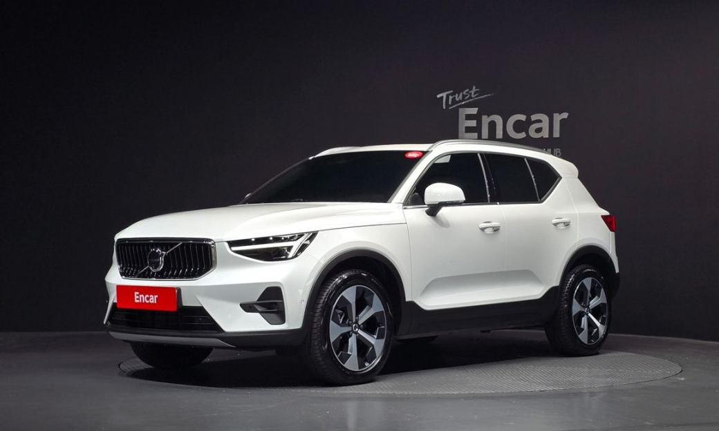Volvo XC40 B4 Ultra Bright, 2025