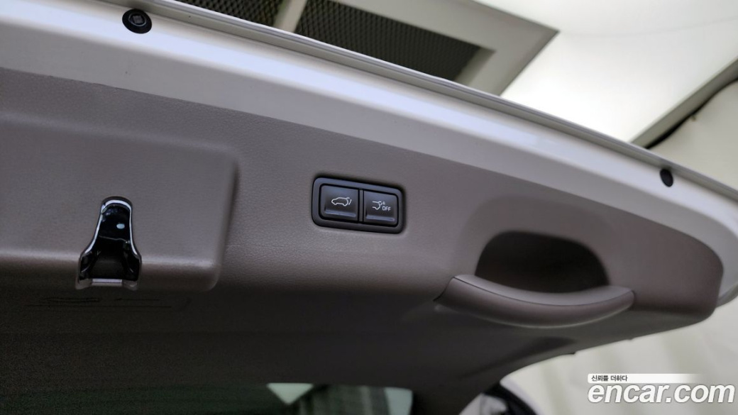 Kia Carnival 9-Seater Signature, 2025