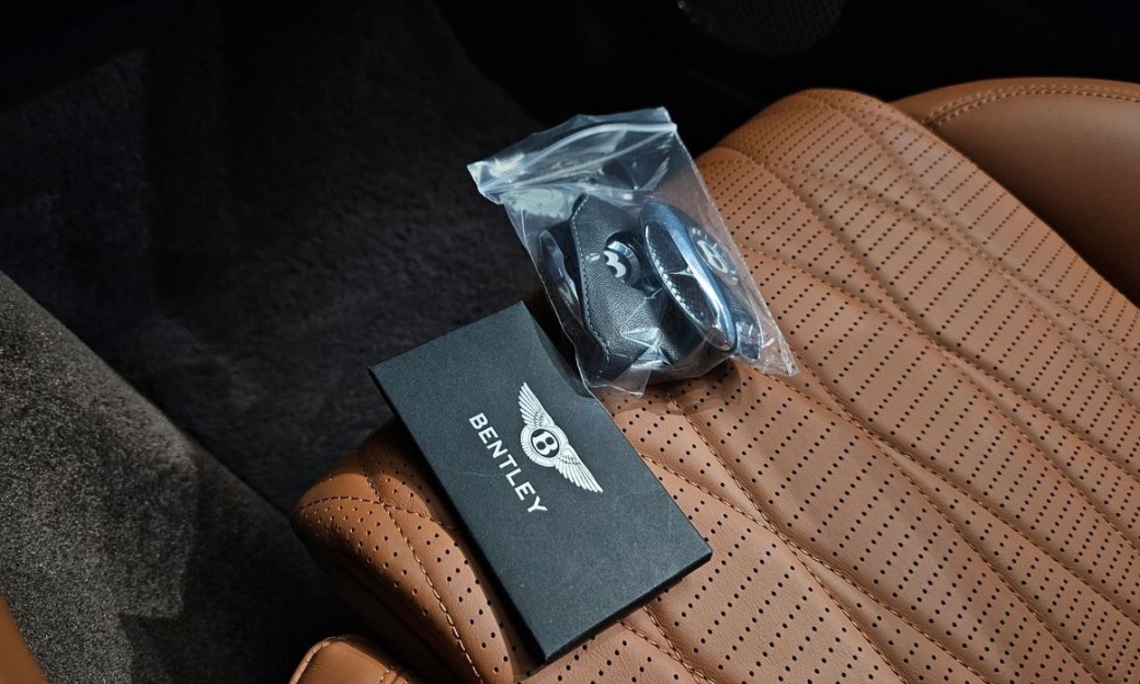 Bentley Flying Spur 4.0, 2022