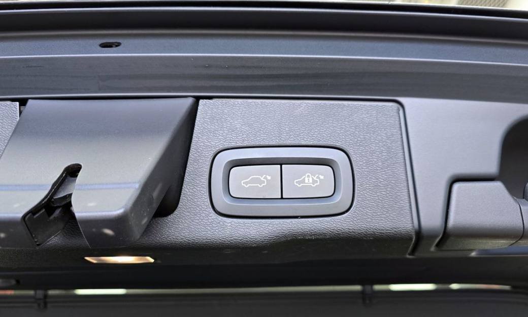 Volvo XC60 B5 Inscription, 2022