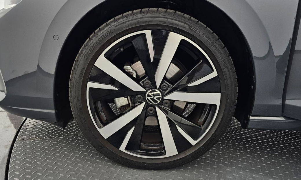 Volkswagen Golf 2.0 TDI Prestige, 2025