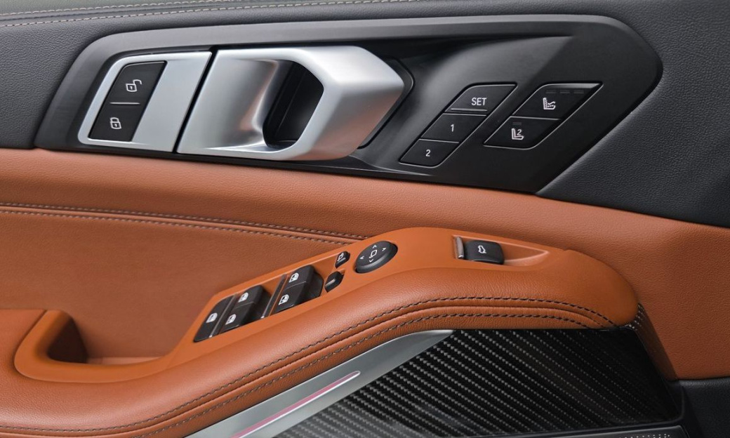 BMW X5 M60i, 2025