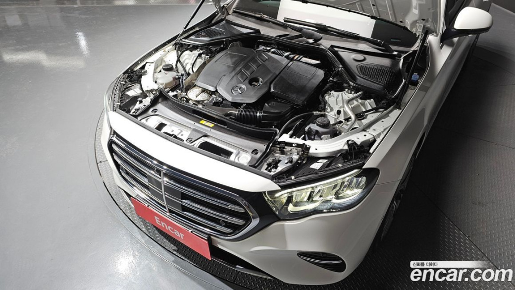 Mercedes-Benz E-Class E220d 4MATIC Exclusive, 2024