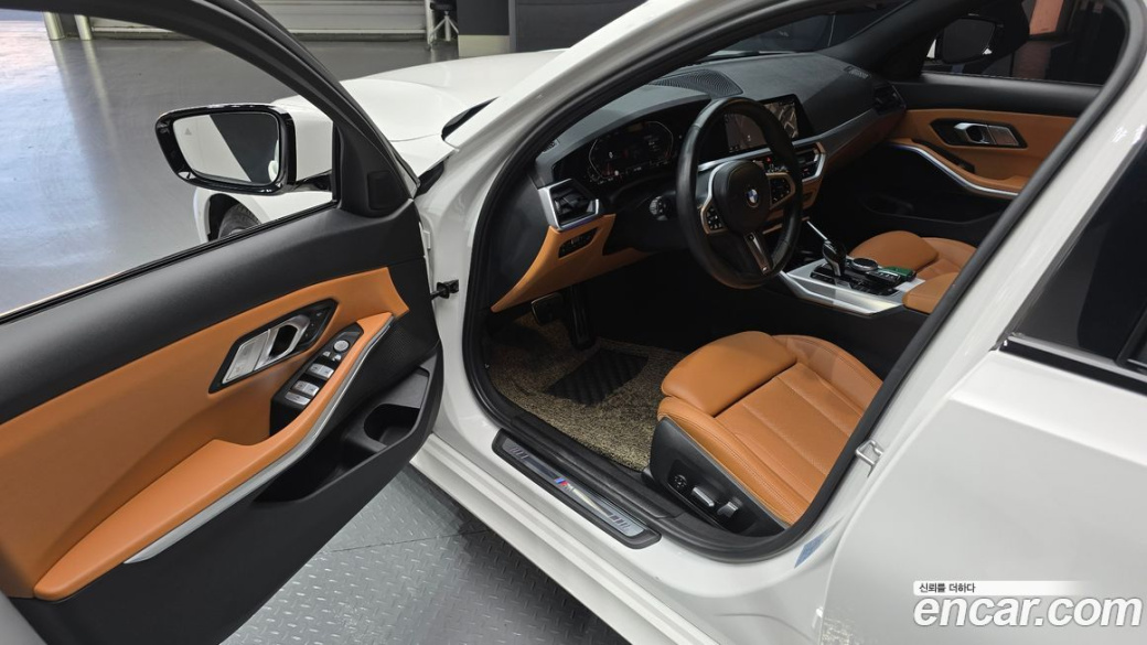 BMW 3-Series 320i M Sport, 2022