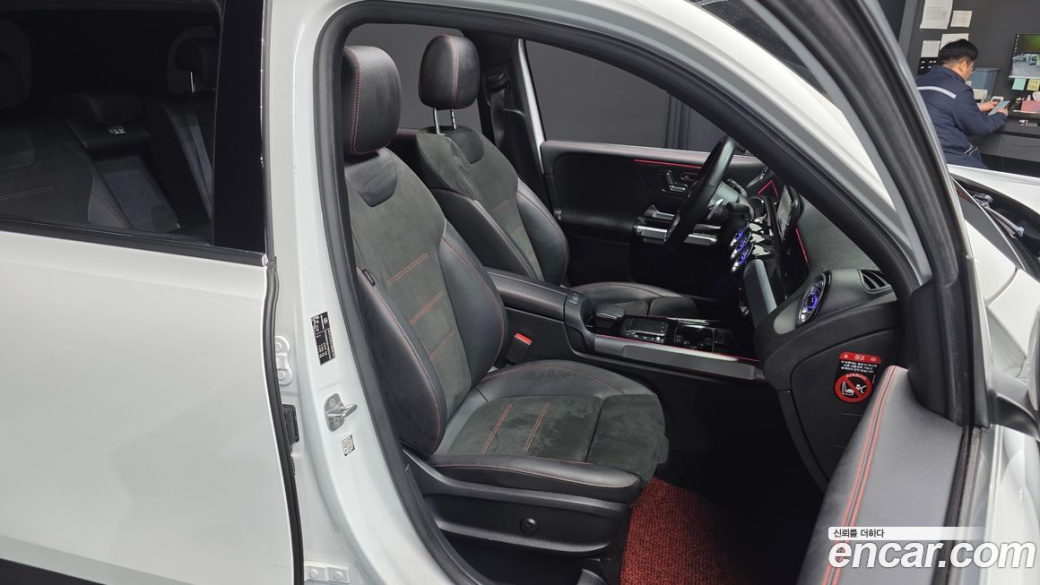 Mercedes-Benz GLB-Class GLB250 4MATIC, 2023