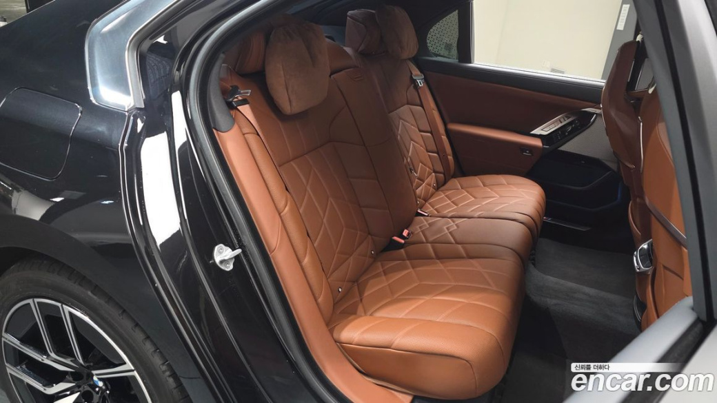 BMW 7-Series 740d xDrive M Sport, 2025