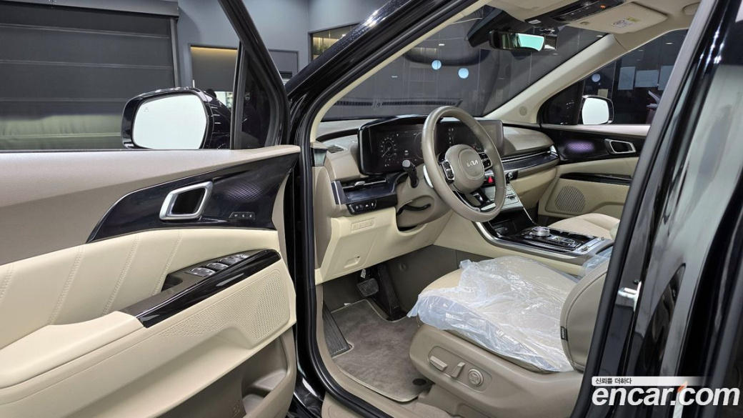 Kia Carnival 9-Seater Hi-Limousine, 2022