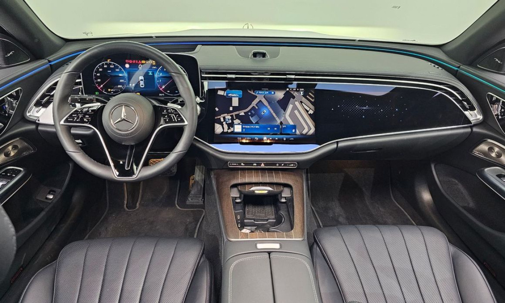 Mercedes-Benz E-Class E300 4MATIC Exclusive, 2024