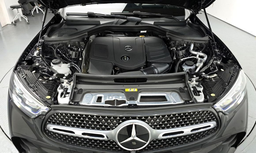 Mercedes-Benz GLC-Class GLC300 4MATIC AMG Line, 2025