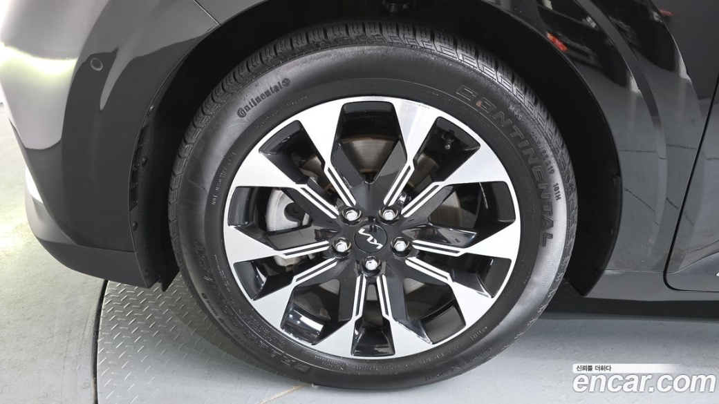 Kia Carnival 9-Seater Signature, 2022