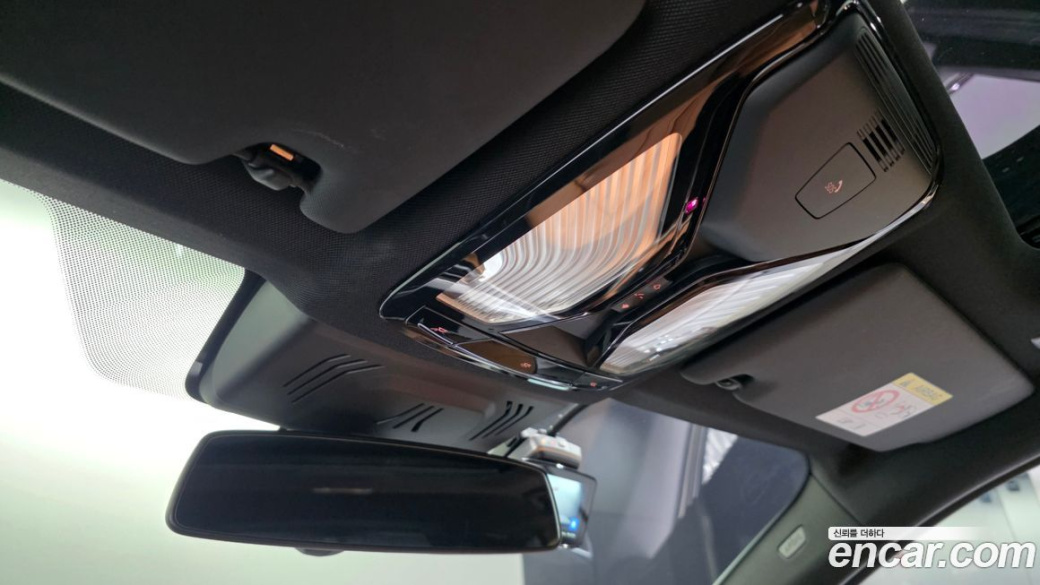 BMW 3-Series 320i Touring M Sports, 2023