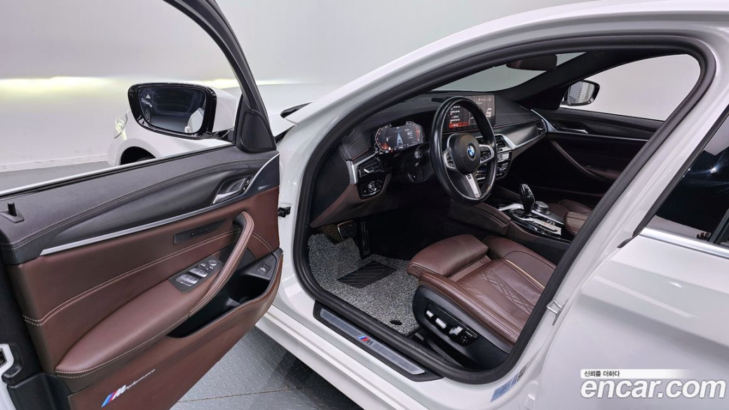 BMW 5-Series 523d xDrive M Sport, 2023
