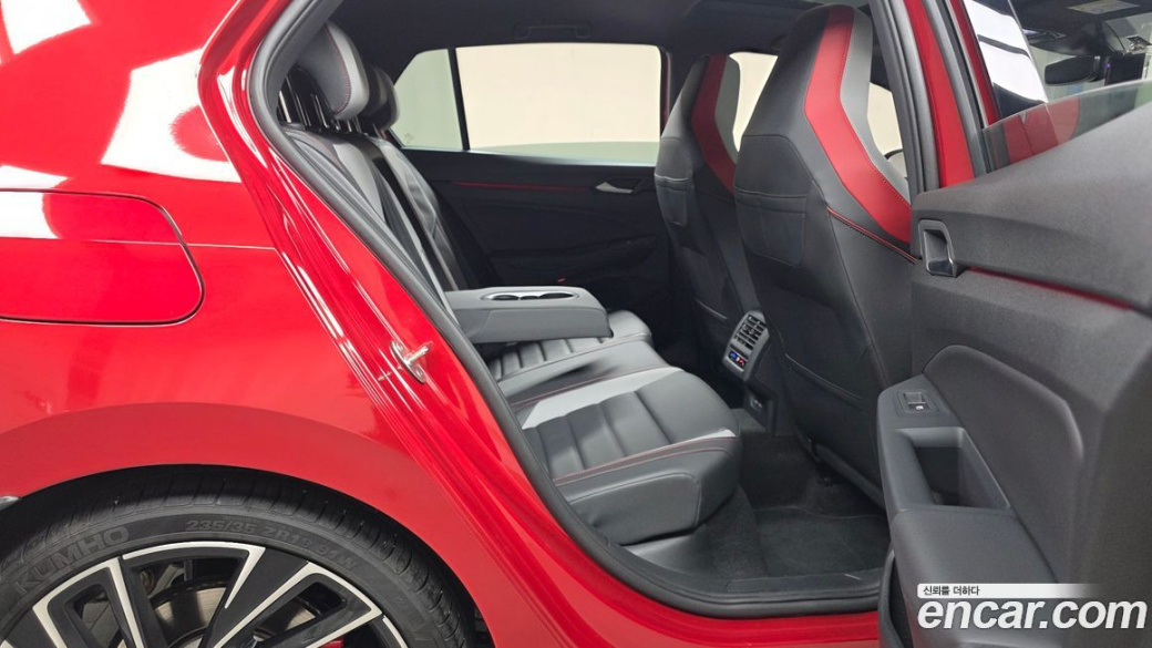 Volkswagen Golf 2.0 GTI, 2024