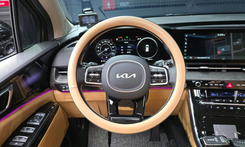 Kia Carnival 9-Seater Signature, 2022