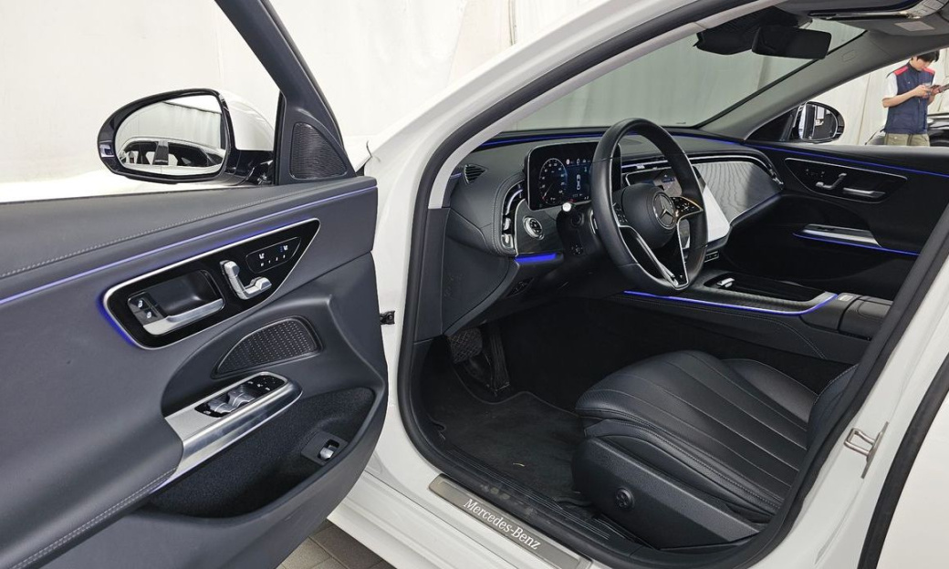 Mercedes-Benz E-Class E200 Avantgarde, 2024