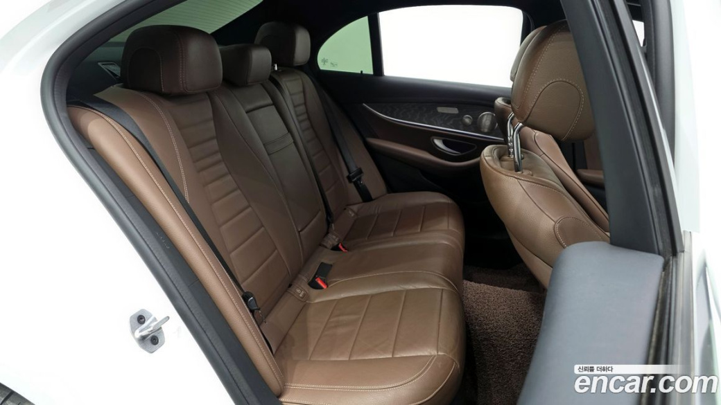 Mercedes-Benz E-Class E350 4MATIC Exclusive, 2023