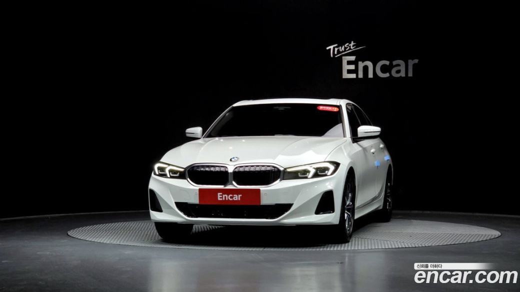 BMW 3-Series 320i, 2024