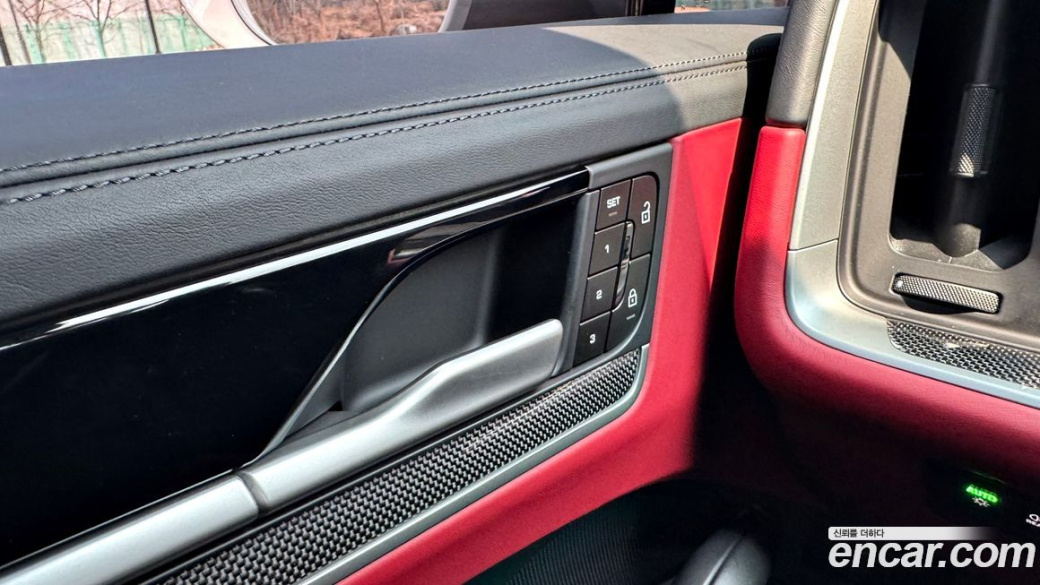 Porsche Cayenne 3.0, 2024