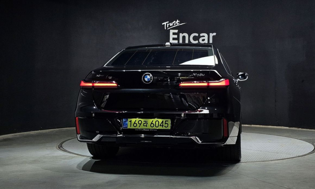 BMW 7-Series 740i xDrive M Sport, 2025