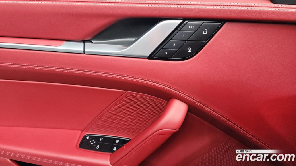 Porsche 911 Carrera 4 GTS, 2023
