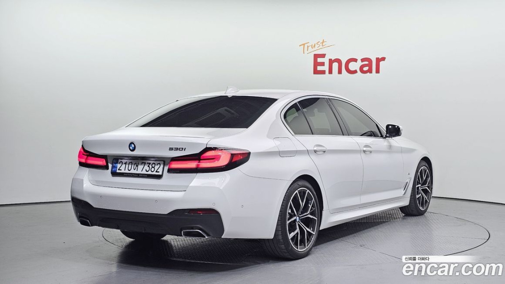 BMW 5-Series 530i M Sport Package, 2023