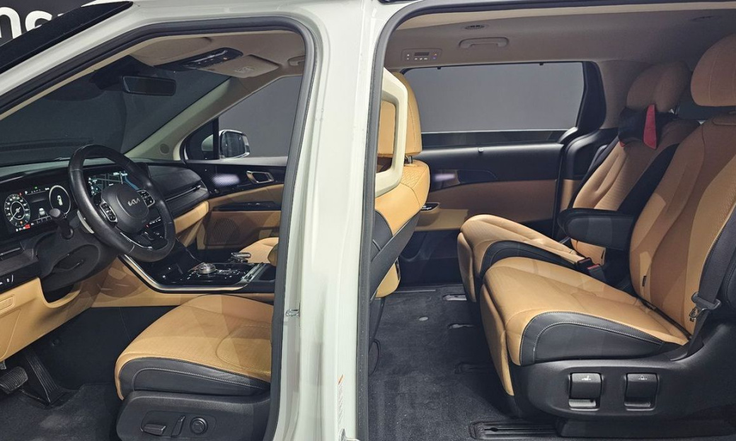 Kia Carnival 7-Seater Signature, 2022