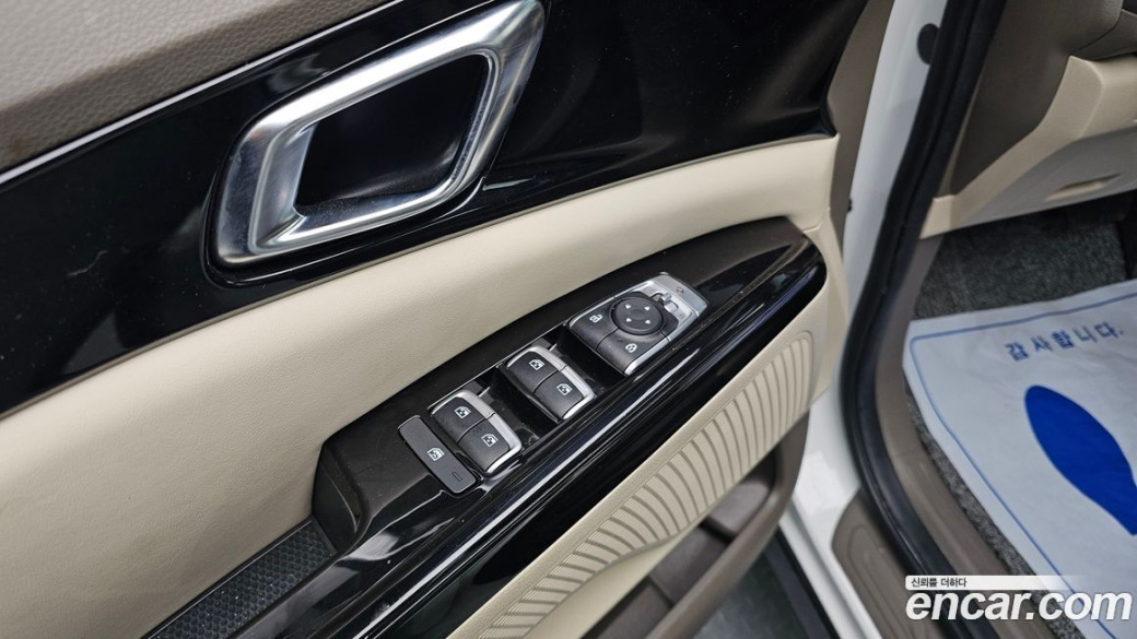 Kia Carnival 9-Seater Noblesse, 2023