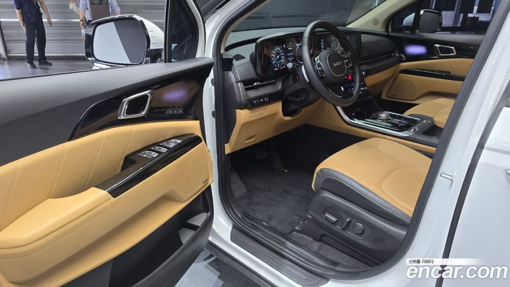 Kia Carnival 7-Seater Signature, 2023