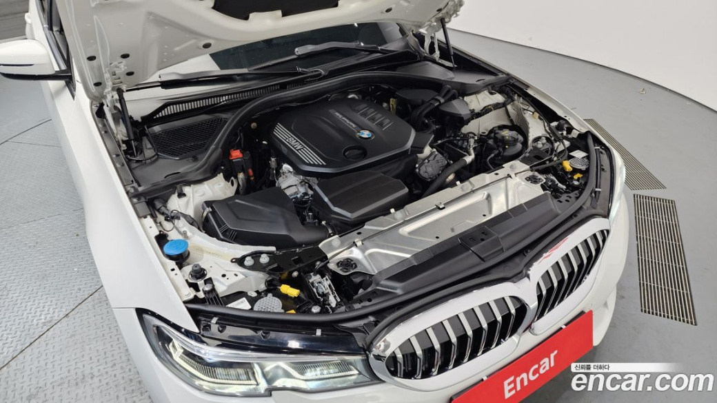 BMW 3-Series 320d Touring Luxury, 2022