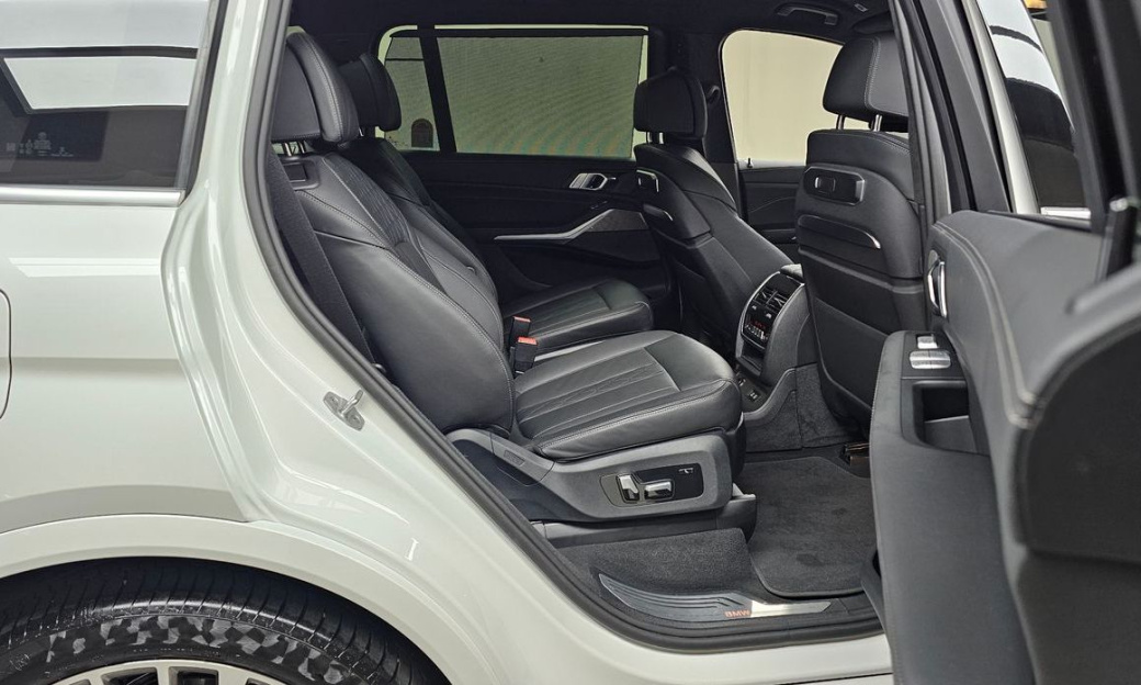 BMW X7 xDrive 40i Design Pure Excellence 6-Seater, 2024