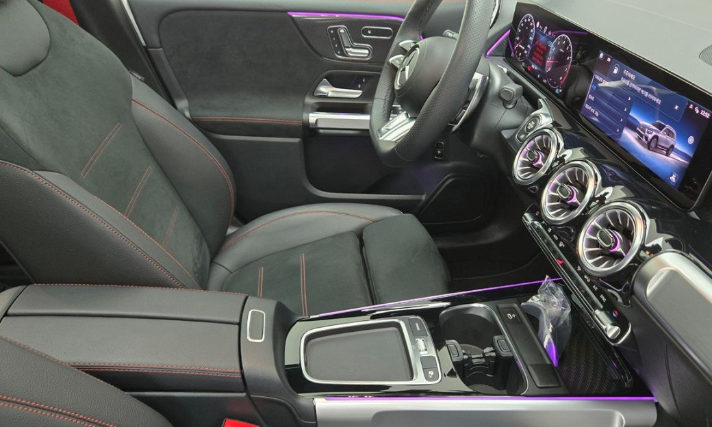 Mercedes-Benz GLB-Class AMG GLB35 4MATIC, 2025