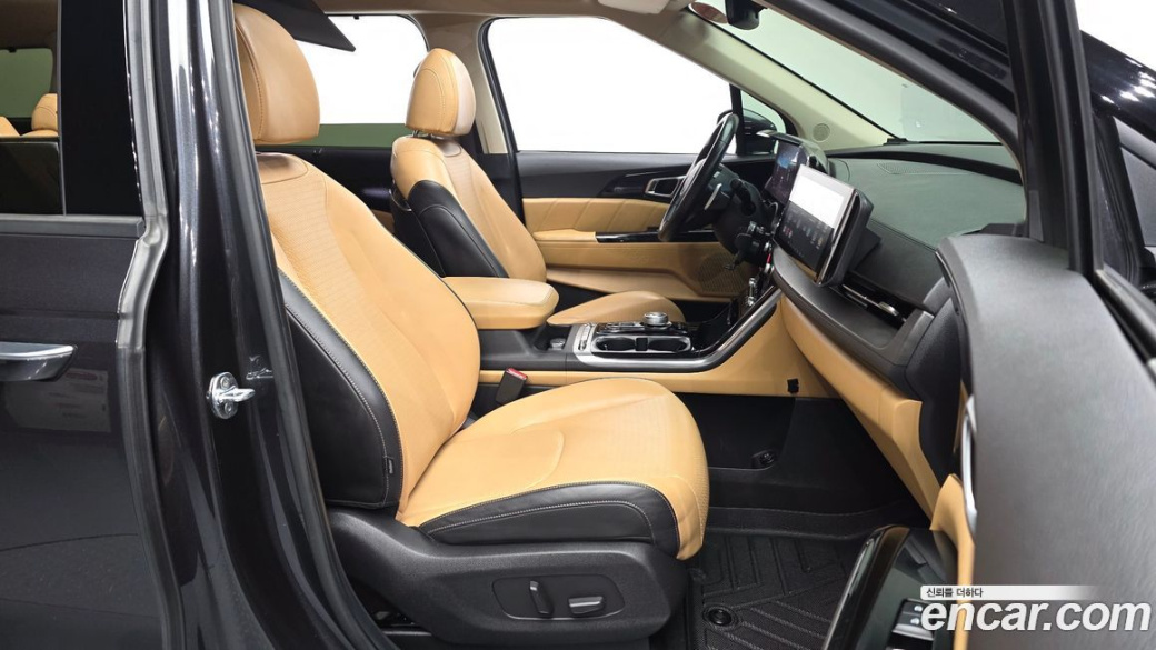 Kia Carnival 9-Seater Signature, 2022