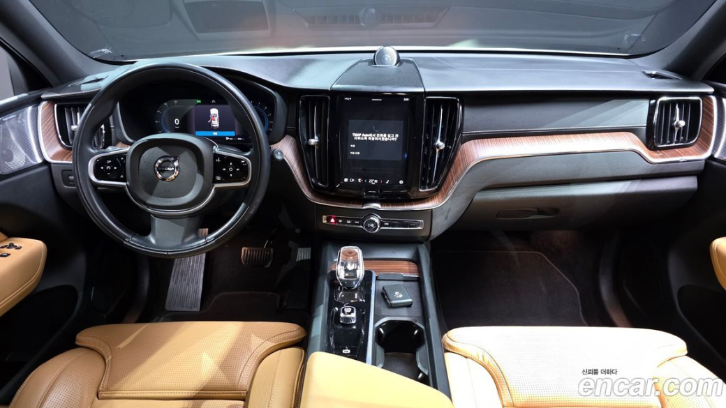 Volvo XC60 B5 Inscription, 2022