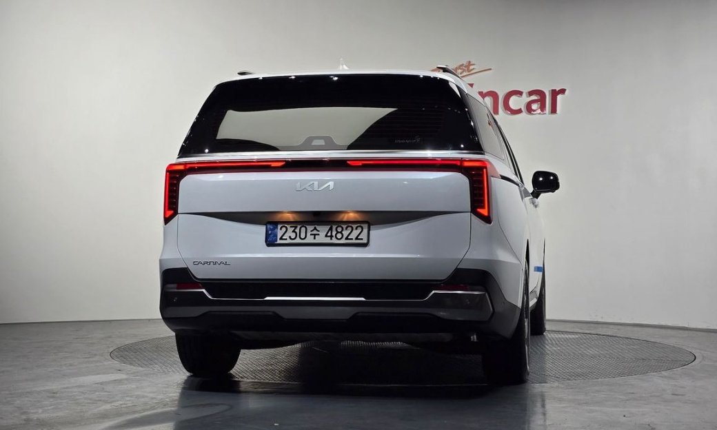 Kia Carnival 7-Seater Signature, 2024
