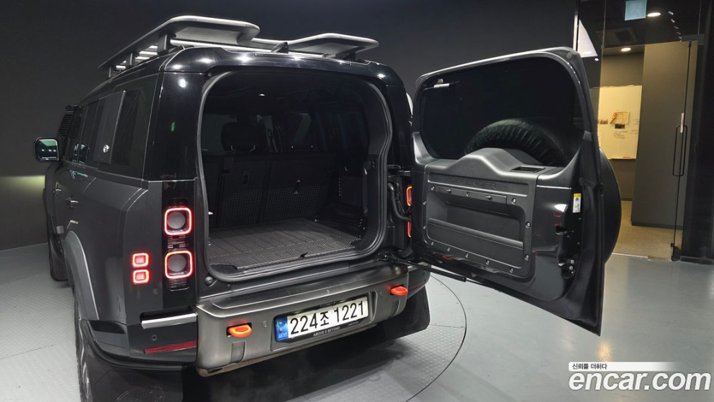 Land Rover Defender 110 P400 X, 2023