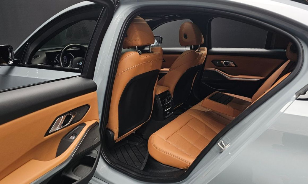 BMW 3-Series 320i M Sport, 2024