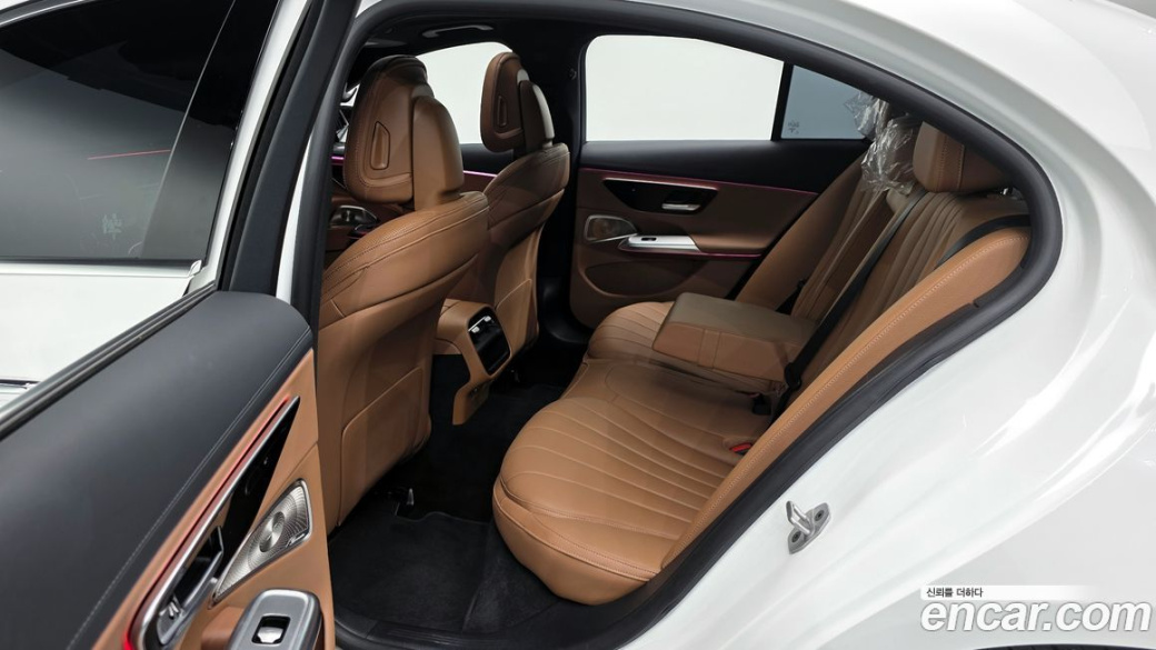 Mercedes-Benz E-Class E300 4MATIC Exclusive, 2024